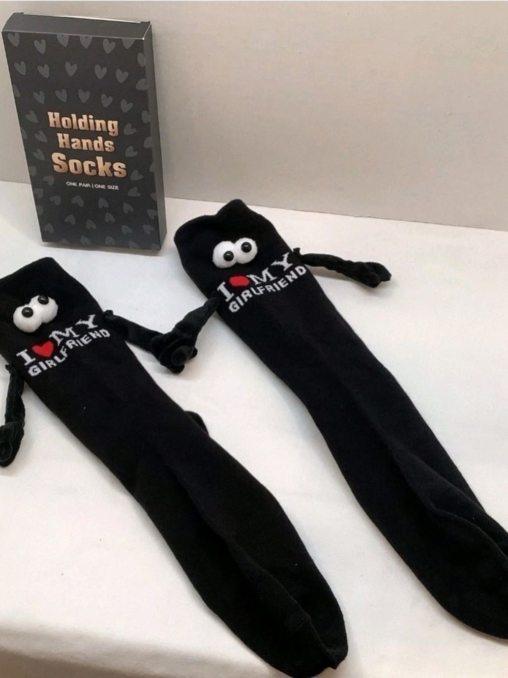 Men 'I ♥ My Girlfriend' Holding Hands Socks – Black